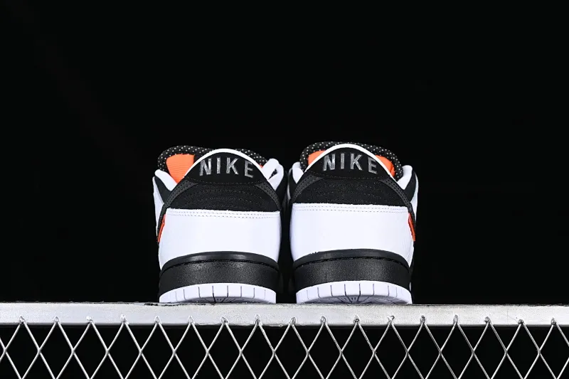 All categories Nk SB Dunk series Nk SB Dunk Low low-top sneakers J version Tightbooth x Nk SB Dunk joint model Reverse Panda SB low-top casual sports skateboard shoes FD2629-100